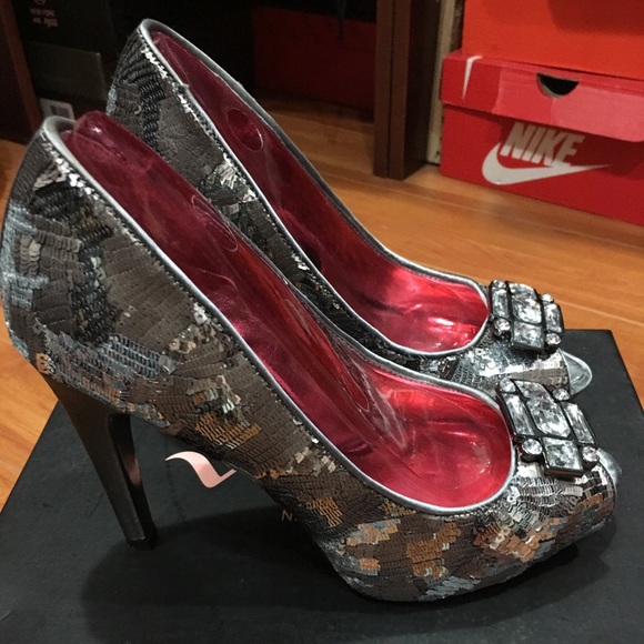Nina Platform Pump - Picture 2 of 2